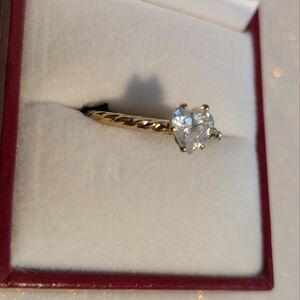 Sweet Gold Ring with Heart CZ Stone   Size 8